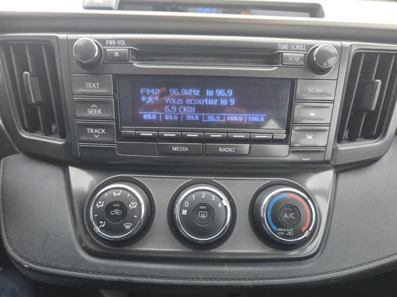 2015 Toyota RAV4 - Image 21