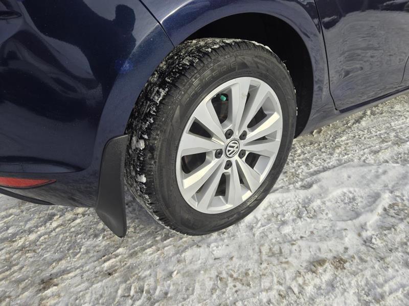 2016 Volkswagen Golf - Image 8