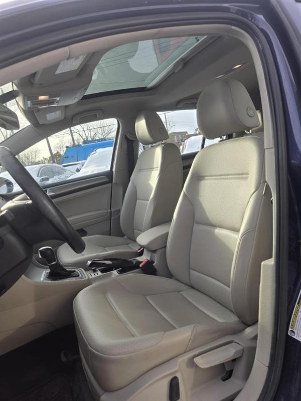 2016 Volkswagen Golf - Image 16