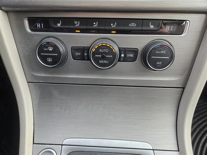 2016 Volkswagen Golf - Image 21