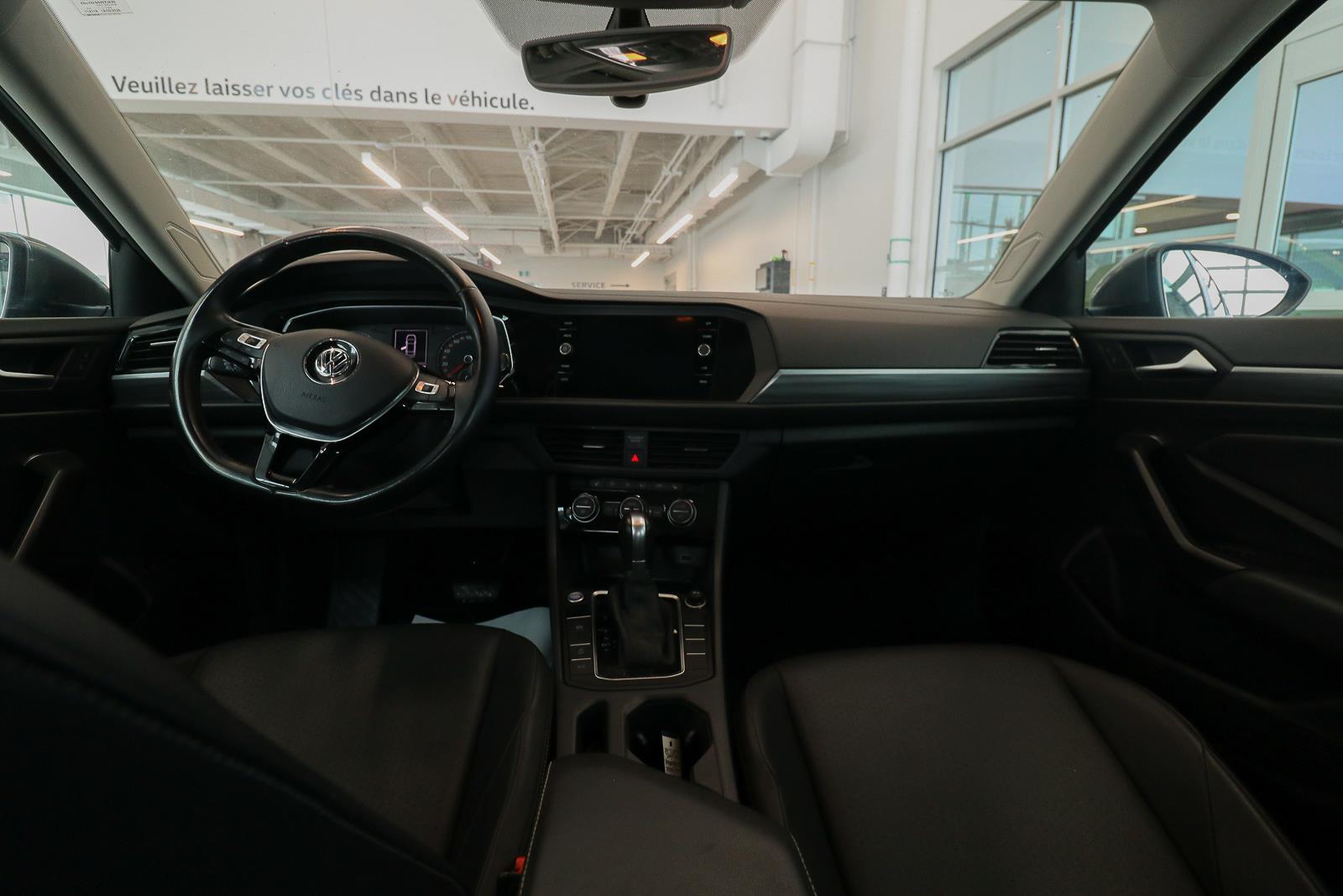 volkswagen Jetta 2019 - 16