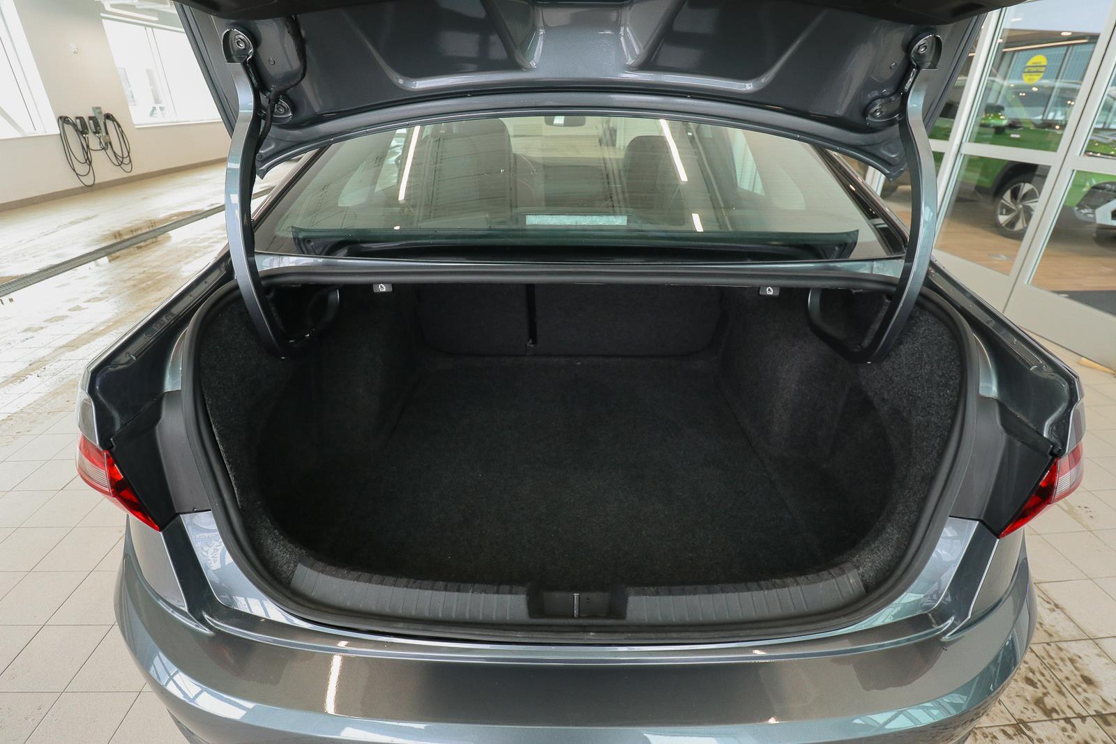 volkswagen Jetta 2019 - 17