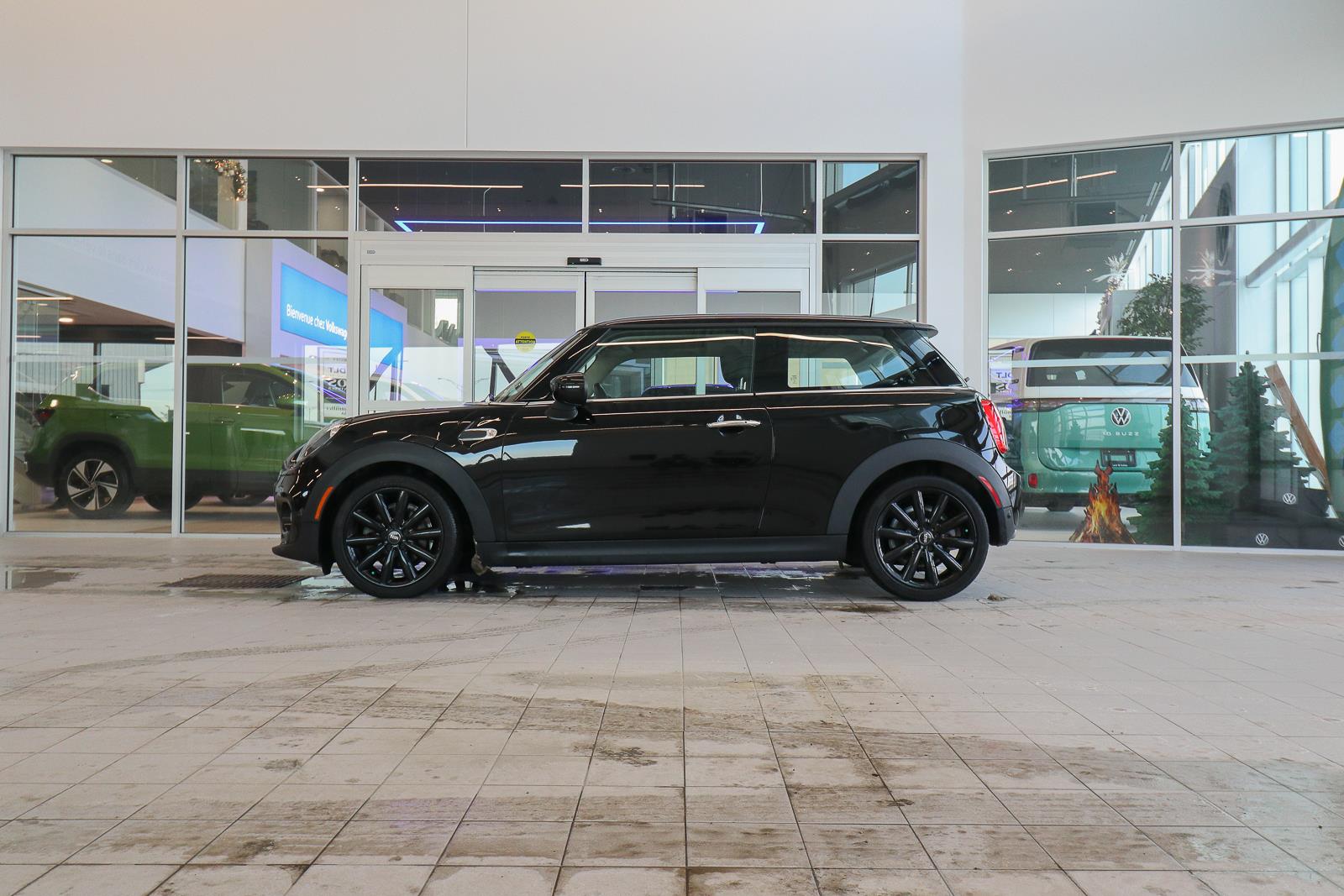 2021 MINI Cooper 2-Door Hatchback FWD