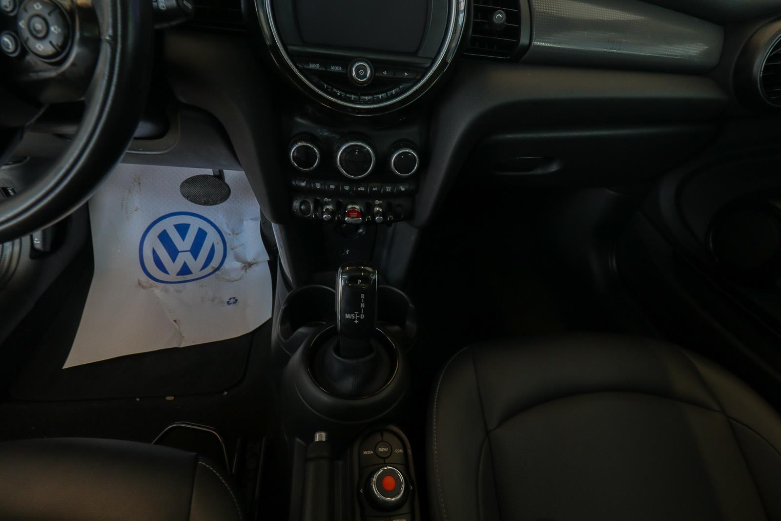 mini 3 Door 2021 - 15