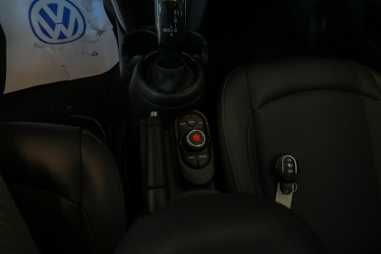 mini 3 Door 2021 - 16