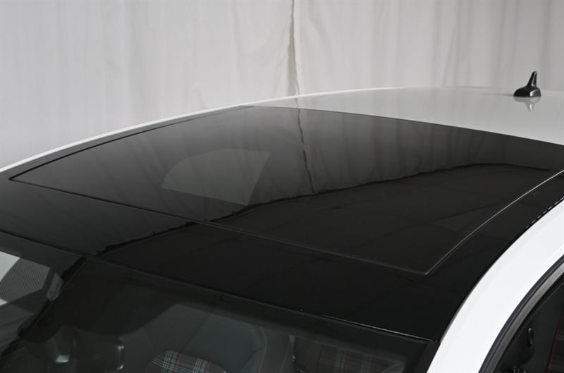 2018 Volkswagen Golf - Image 4