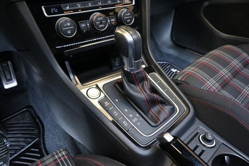 2018 Volkswagen Golf - Image 30