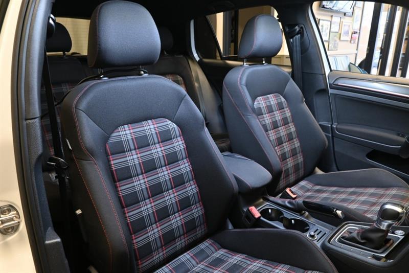 2018 Volkswagen Golf - Image 35