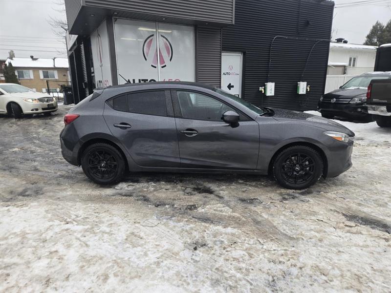 2017 Mazda Mazda3 - Image 9