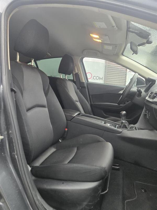 2017 Mazda Mazda3 - Image 11