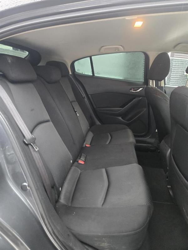 2017 Mazda Mazda3 - Image 12