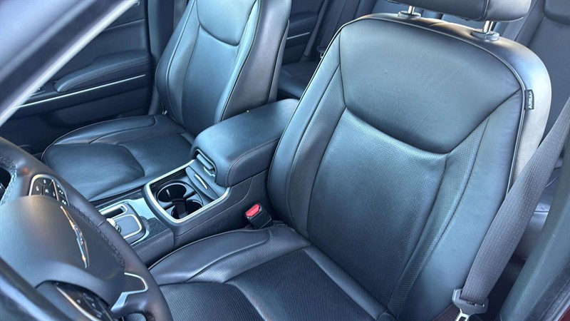 chrysler 300 2023 - 25