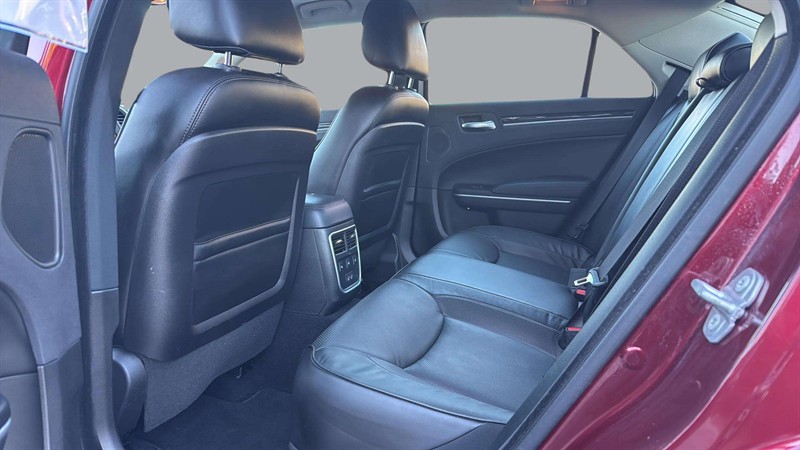 chrysler 300 2023 - 26