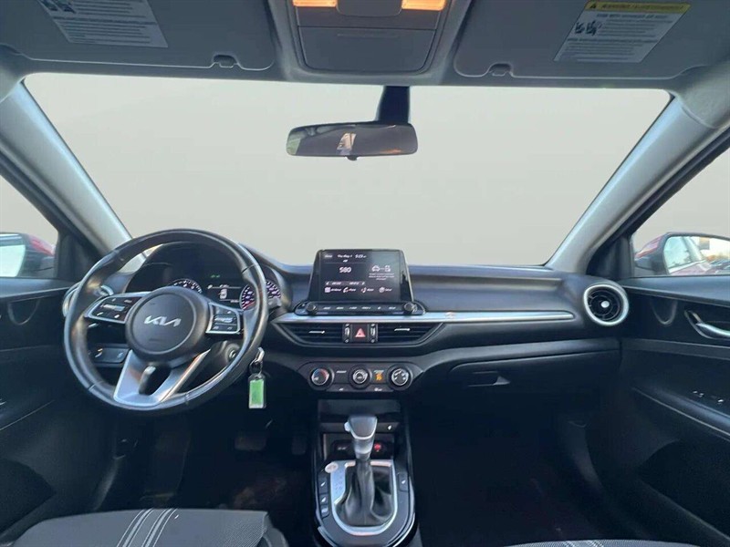 kia Forte 2022 - 11