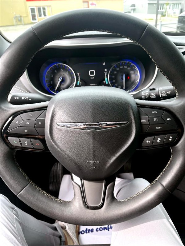 chrysler Pacifica 2022 - 16