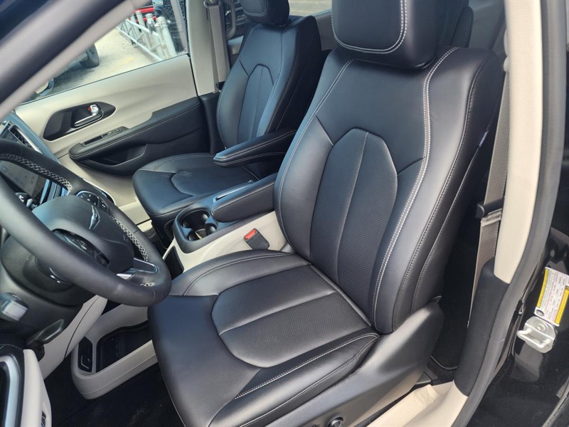 chrysler Pacifica 2024 - 15