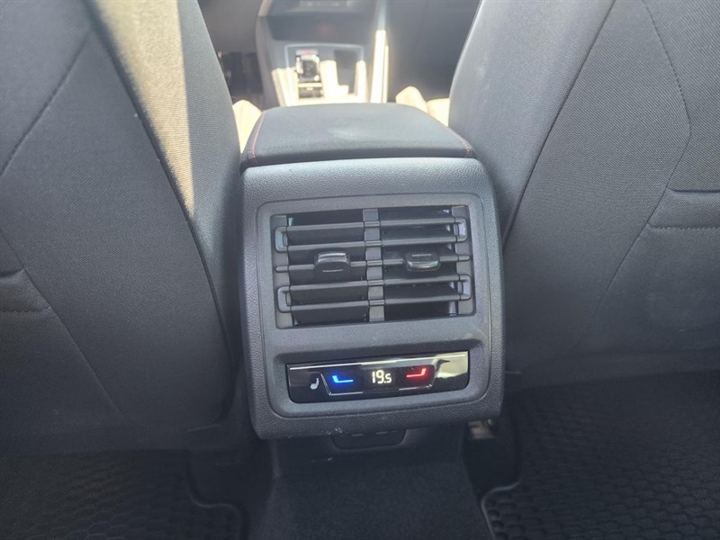 volkswagen Golf GTI 2022 - 11