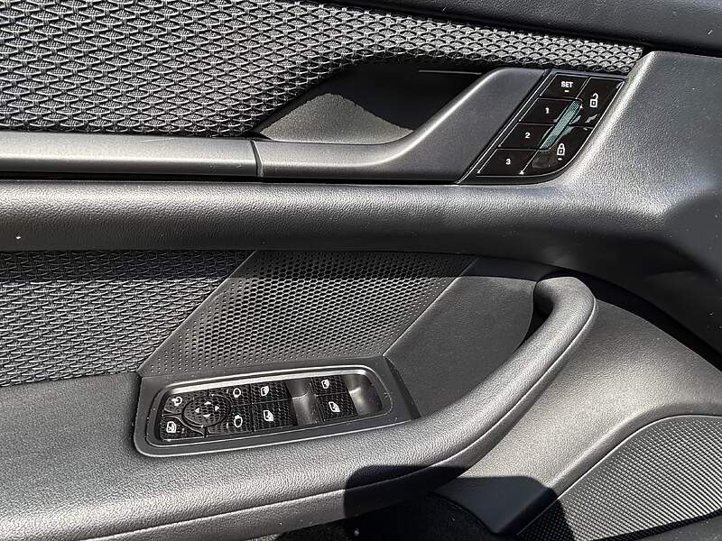 porsche Taycan 2020 - 19