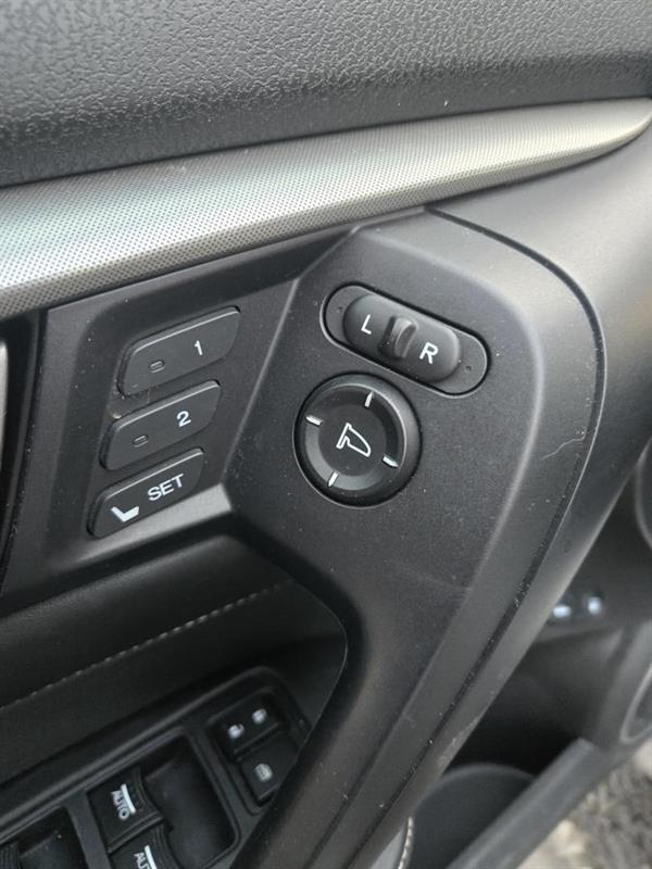 2010 Acura TL - Image 18