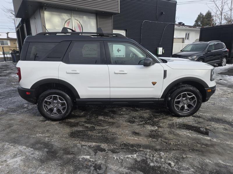 2022 Ford Bronco - Image 10