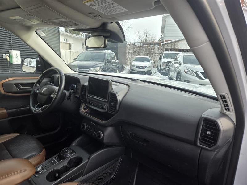 2022 Ford Bronco - Image 11