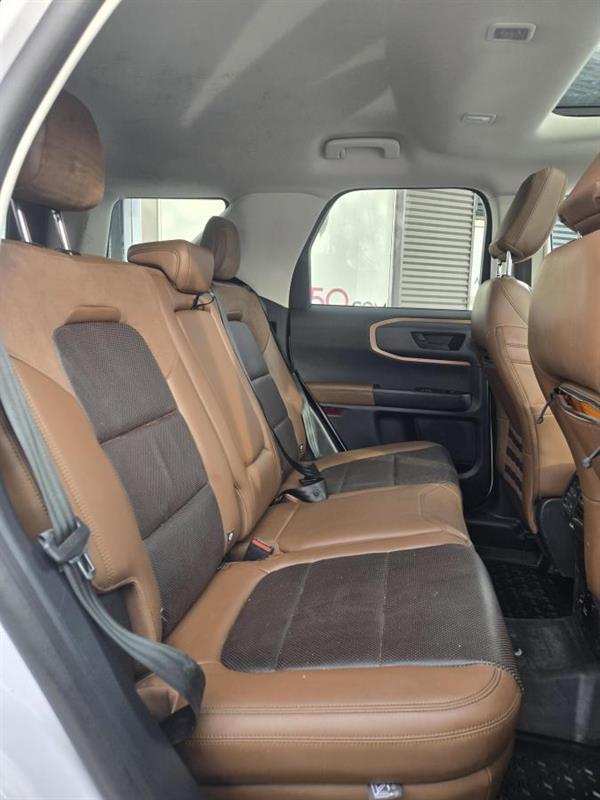 2022 Ford Bronco - Image 13