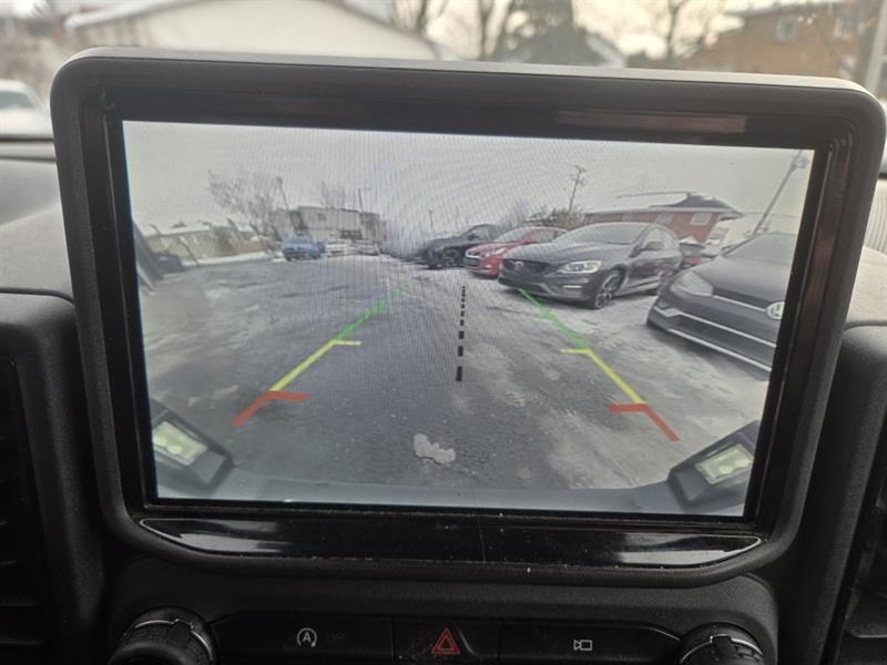 2022 Ford Bronco - Image 25