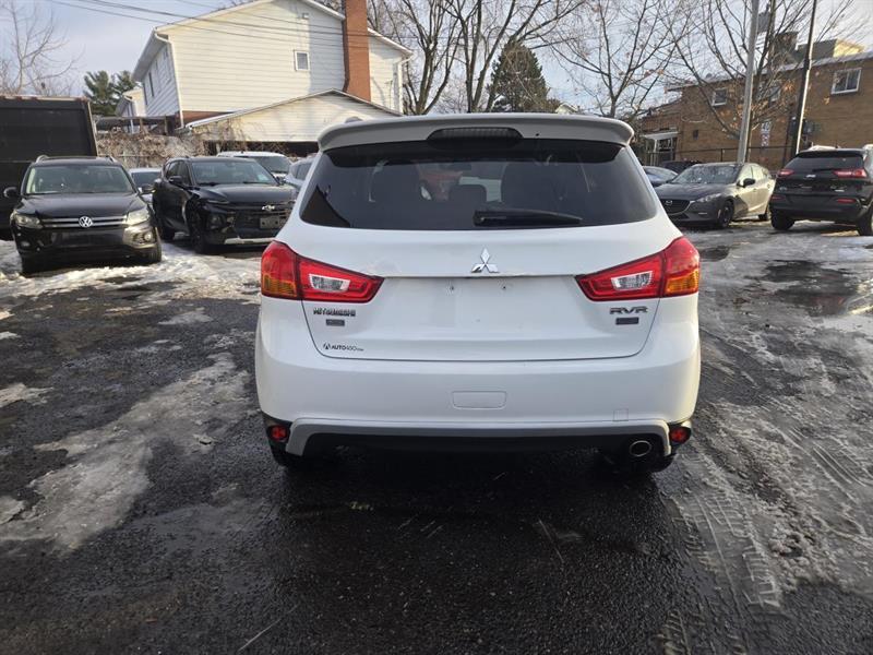 2014 Mitsubishi RVR - Image 6