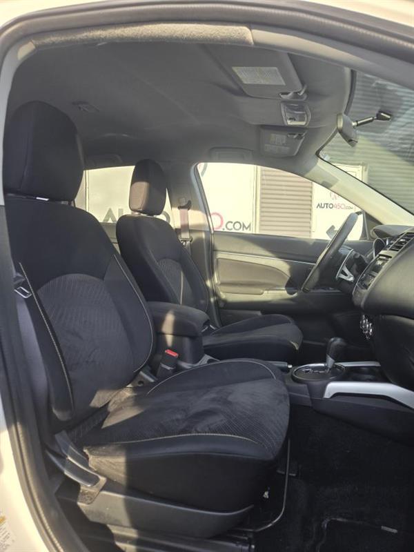 2014 Mitsubishi RVR - Image 11