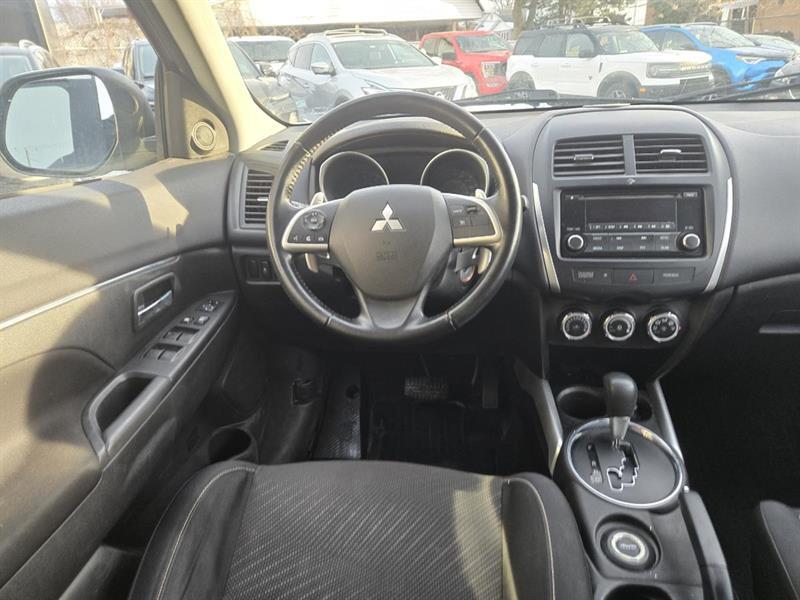 2014 Mitsubishi RVR - Image 14