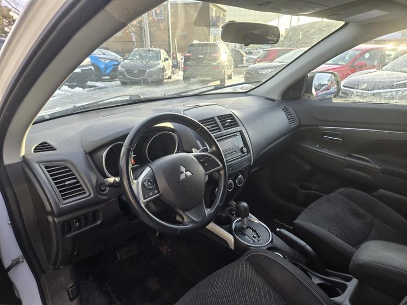 2014 Mitsubishi RVR - Image 15