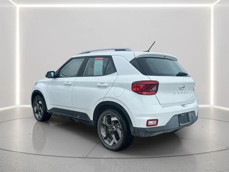 hyundai VENUE SEL/LIMITED 2023 - 3