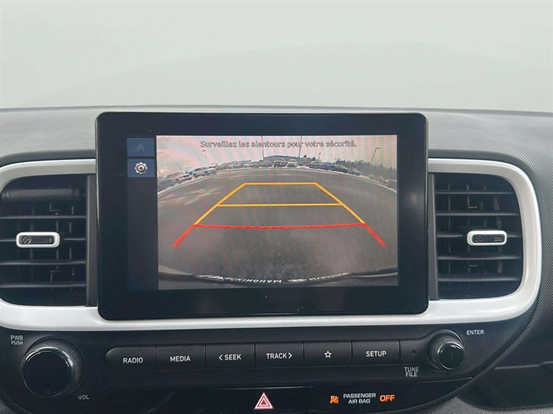 hyundai VENUE SEL/LIMITED 2023 - 17