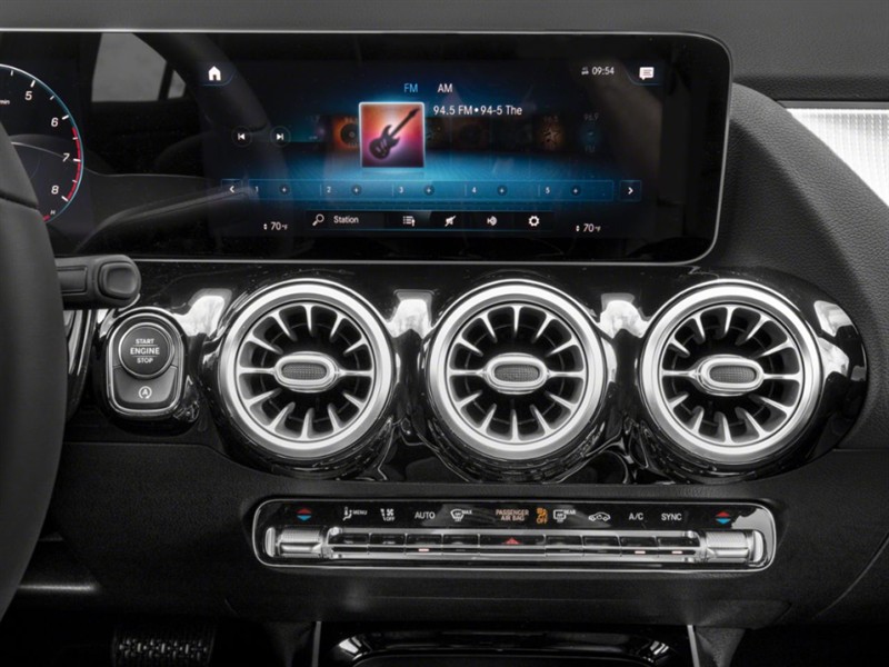 mercedes-benz GLA250 4MATIC 2023 - 6