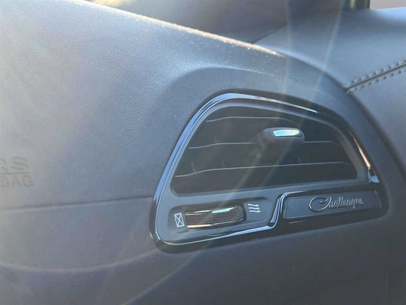 dodge Challenger 2023 - 12