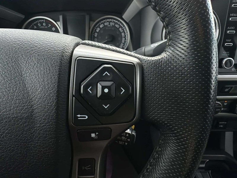toyota TACOMA DBL CAB SR5/TRD 2022 - 18