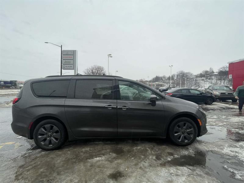 chrysler Pacifica 2020 - 9