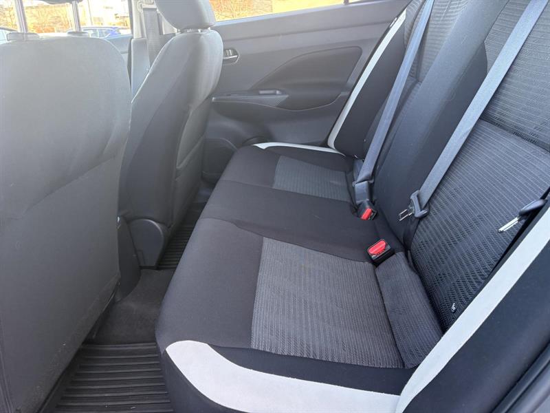 nissan Versa 2022 - 17