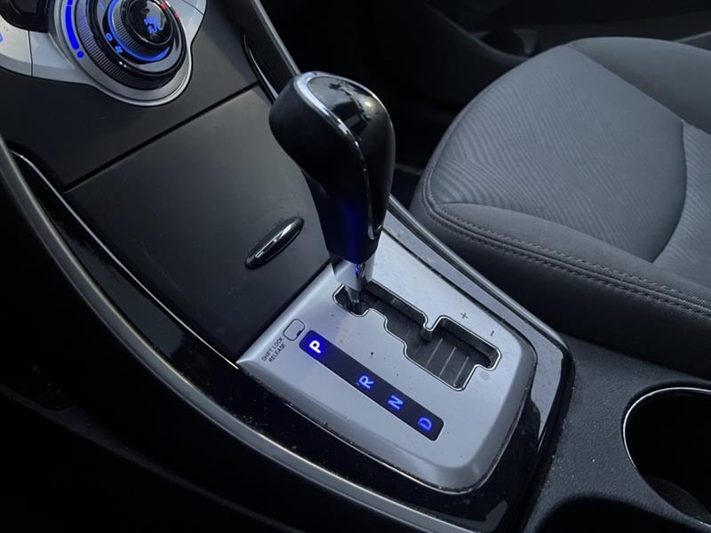 hyundai Elantra 2012 - 17