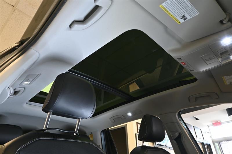 2022 Volkswagen Tiguan - Image 35