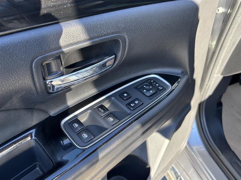 mitsubishi Outlander rechargeable 2018 - 11