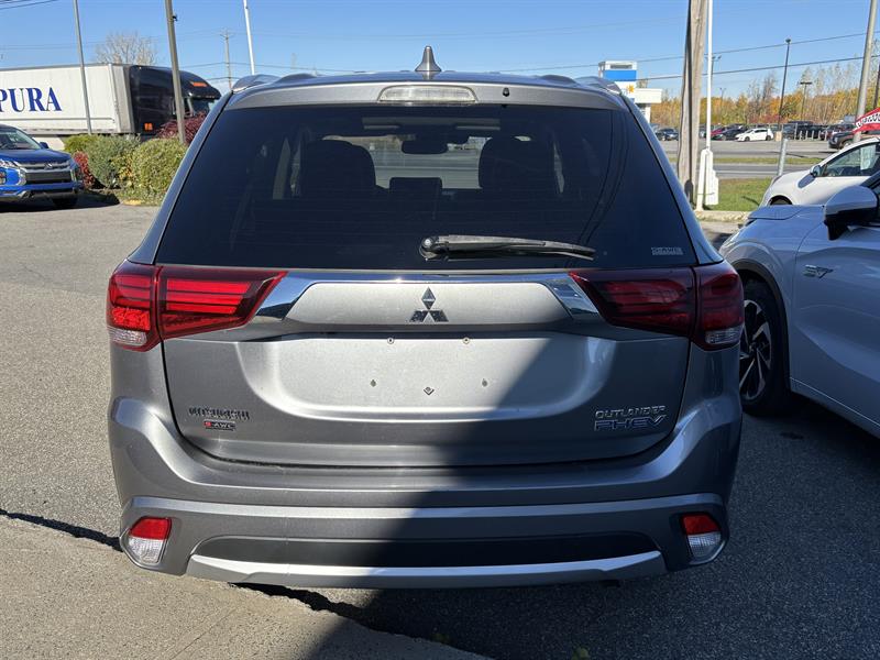 mitsubishi Outlander rechargeable 2018 - 15
