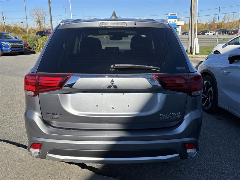 mitsubishi Outlander rechargeable 2018 - 17