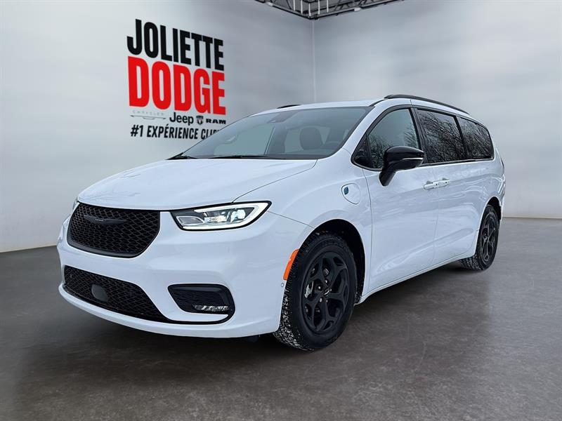 chrysler Pacifica Hybrid 2024