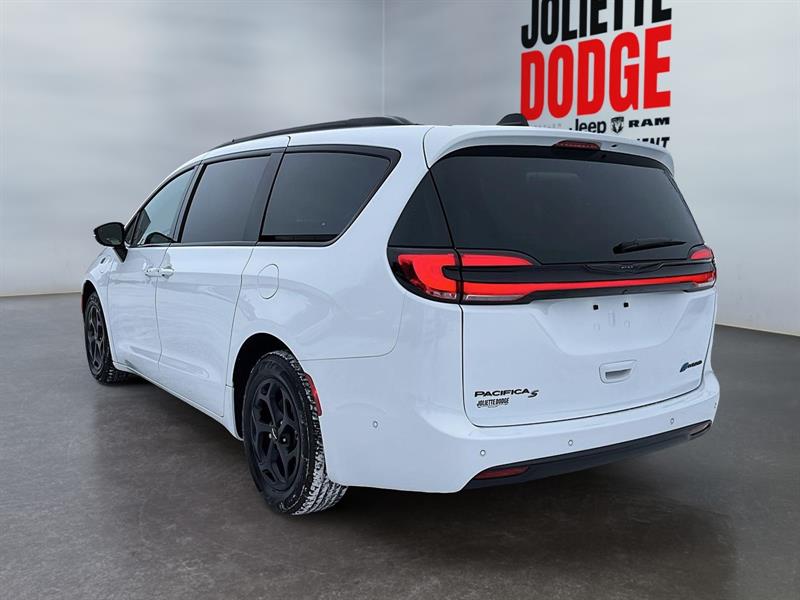 chrysler Pacifica Hybrid 2024 - 4