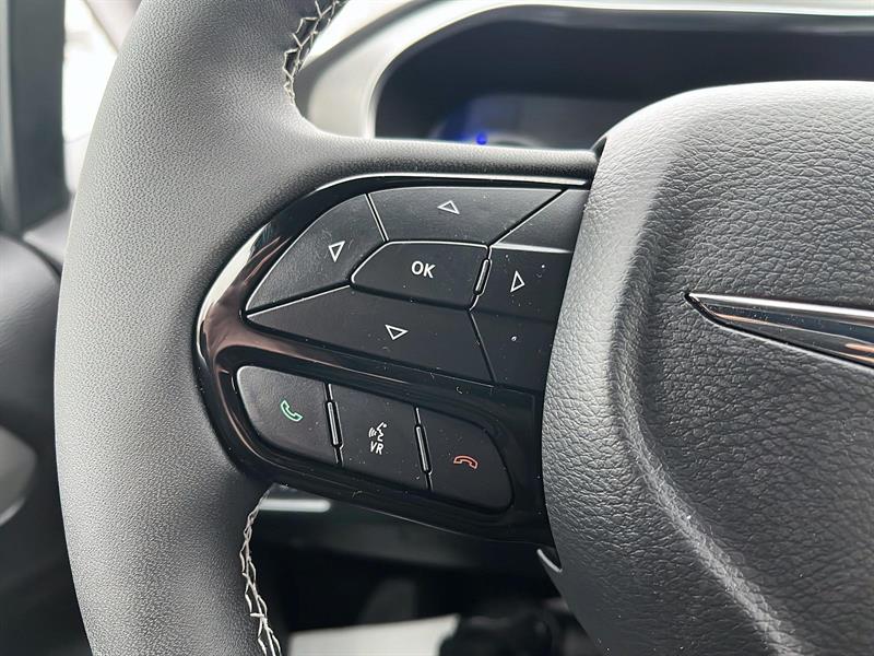 chrysler Pacifica Hybrid 2024 - 27
