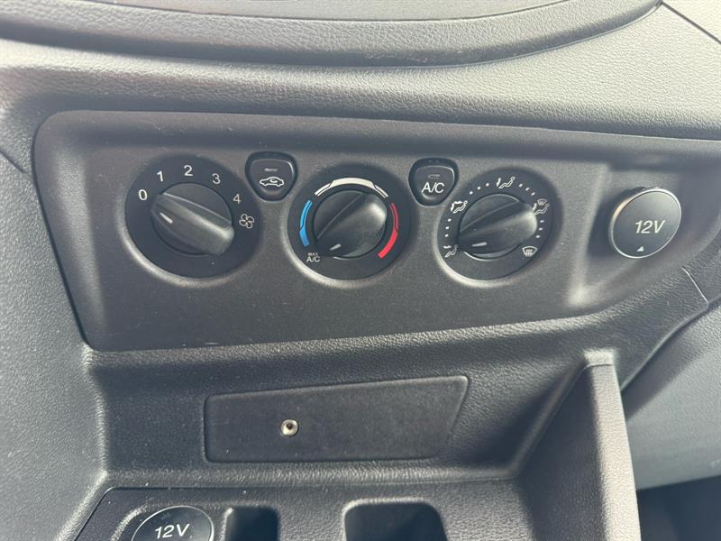 ford Transit Wagon 2019 - 17