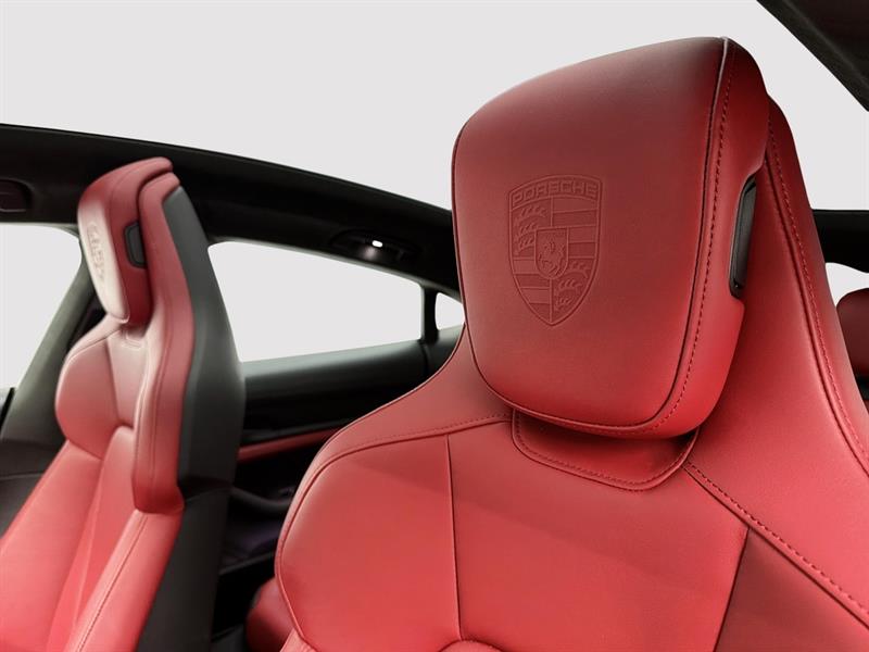 porsche Taycan 2022 - 23