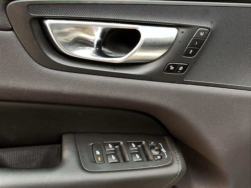 volvo XC60 2024 - 25