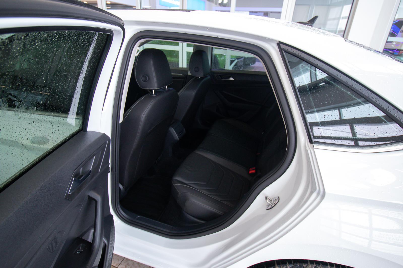 volkswagen Jetta 2021 - 19